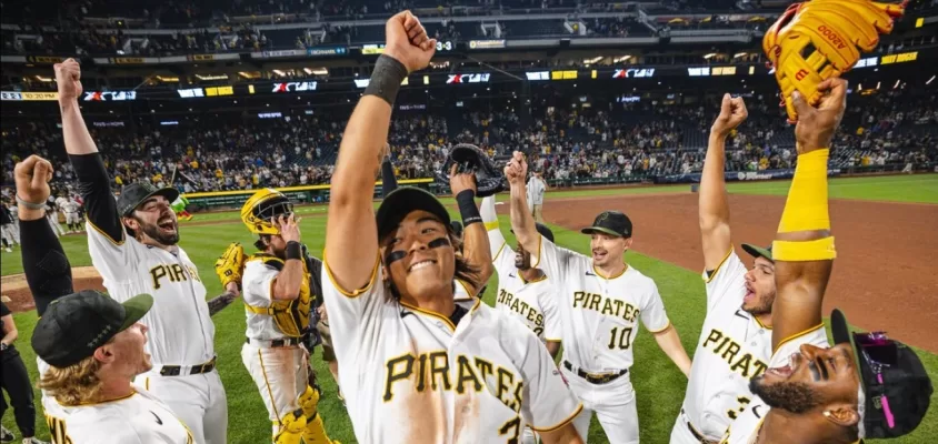 Jogadores do Pittsburgh Pirates comemorando uma vitória