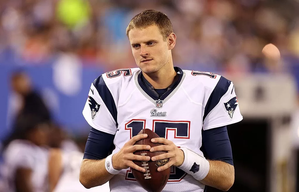 EAST RUTHERFORD, NJ - AUGUST 29: (NEW YORK DAILIES OUT) Ryan Mallett #15 of the New England Patriots looks on against the New York Giants at MetLife Stadium on August 29, 2012 in East Rutherford, New Jersey. The Giants defeated the Patriots 6-3