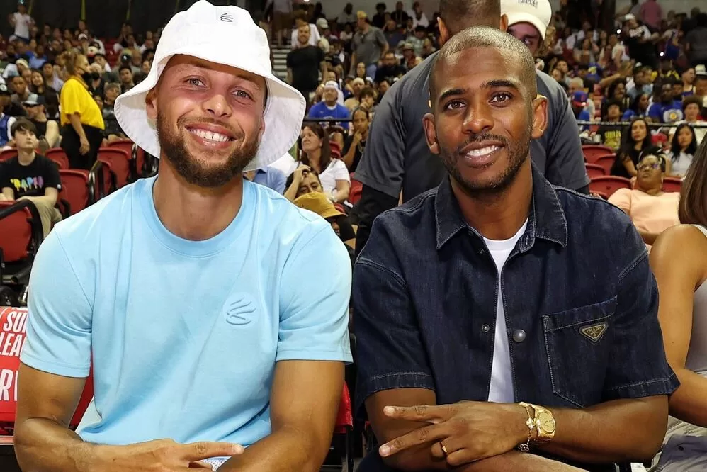 Chris Paul e Stephen Curry acompanham Warriors na Summer League