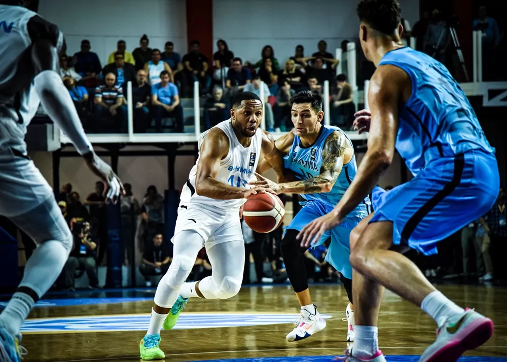 Eric Gordon em vitória de Bahamas sobre a Argentina