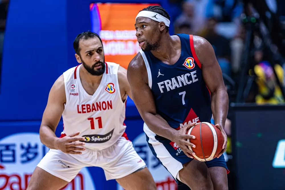 Yabusele lidera França em vitória sobre o Líbano