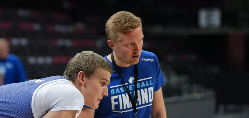 Lauri Markkanen lidera elenco da Finlândia na Copa do Mundo