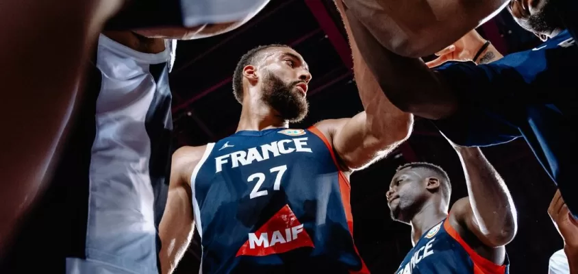 Rudy Gobert acerta bola de três em amistoso com a França