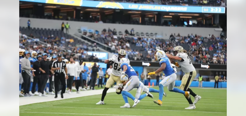 Saints contra Chargers pela pré-temporada de 2023.