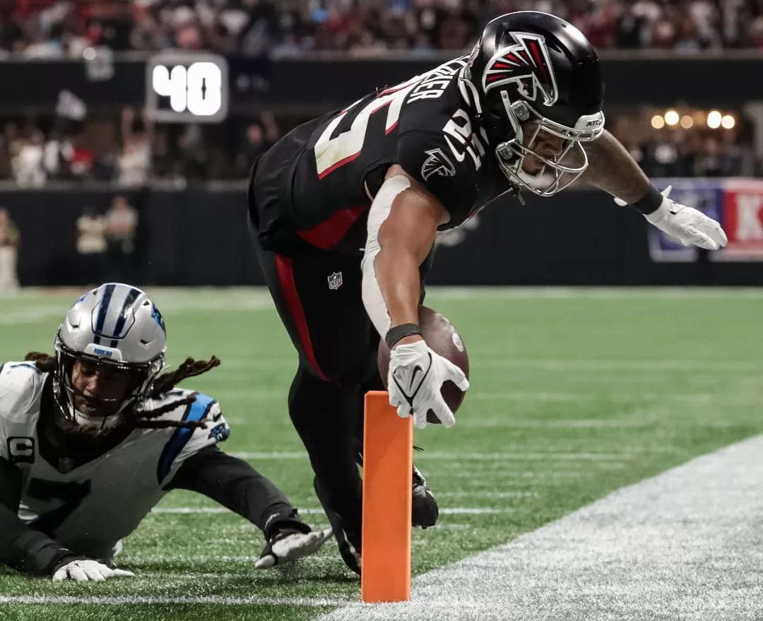 Atlanta Falcons vence Carolina Panthers com segundo tempo dominante