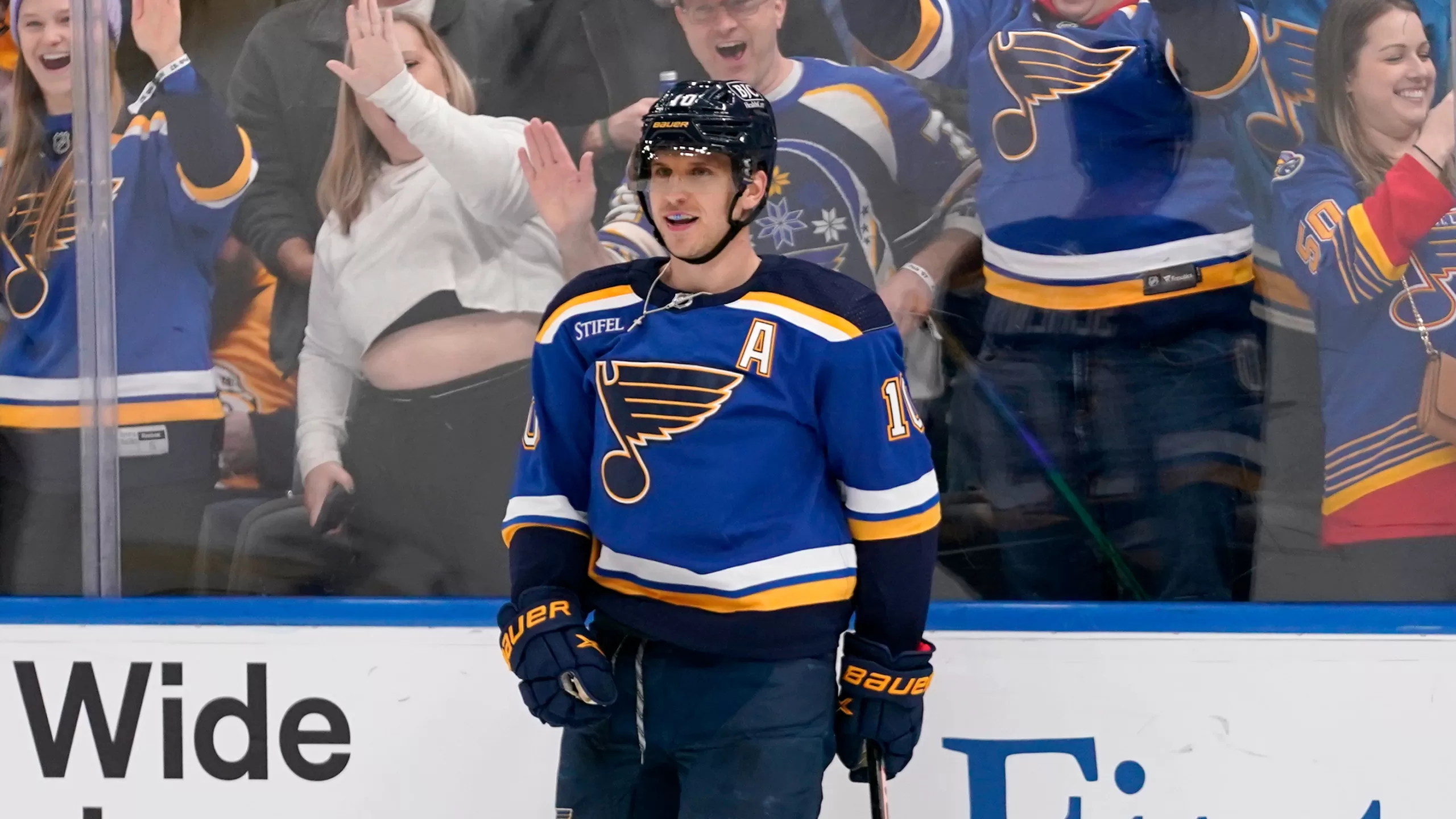 Brayden Schenn é nomeado o novo capitão do St Louis Blues.