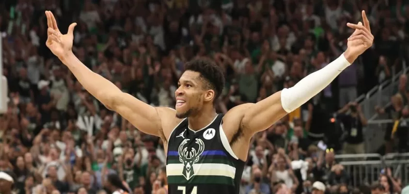 Antetokounmpo em ação pelos Bucks