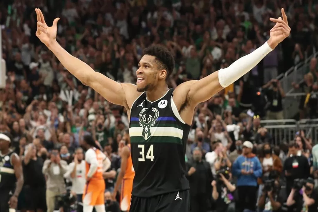 Antetokounmpo em ação pelos Bucks