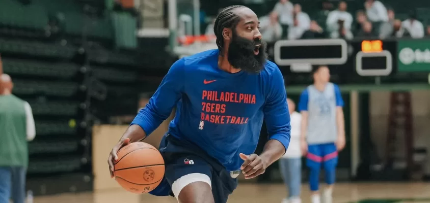 Harden volta aos treinos, mas mantém pedido de troca aos 76ers