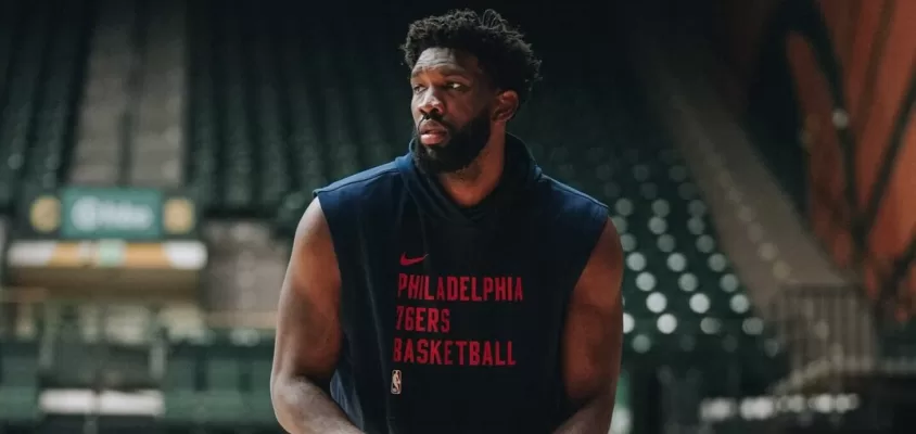 Joel Embiid no training camp 2023 dos 76ers