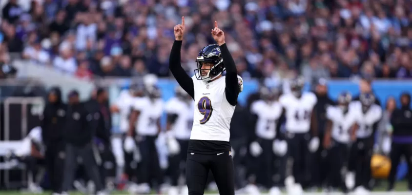 LONDON, ENGLAND - OCTOBER 15: Justin Tucker #9 of the Baltimore Ravens celebrates a 41 yard field goal in the first quarter during the 2023 NFL London Games match between Baltimore Ravens and Tennessee Titans at Tottenham Hotspur Stadium on October 15, 2023 in London, England