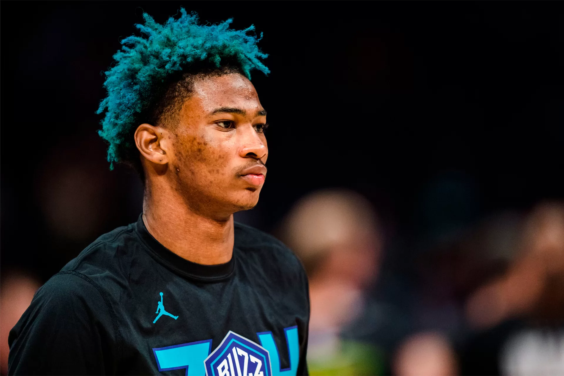 Dois dias depois de pedir troca, Kai Jones é dispensado pelo Charlotte Hornets