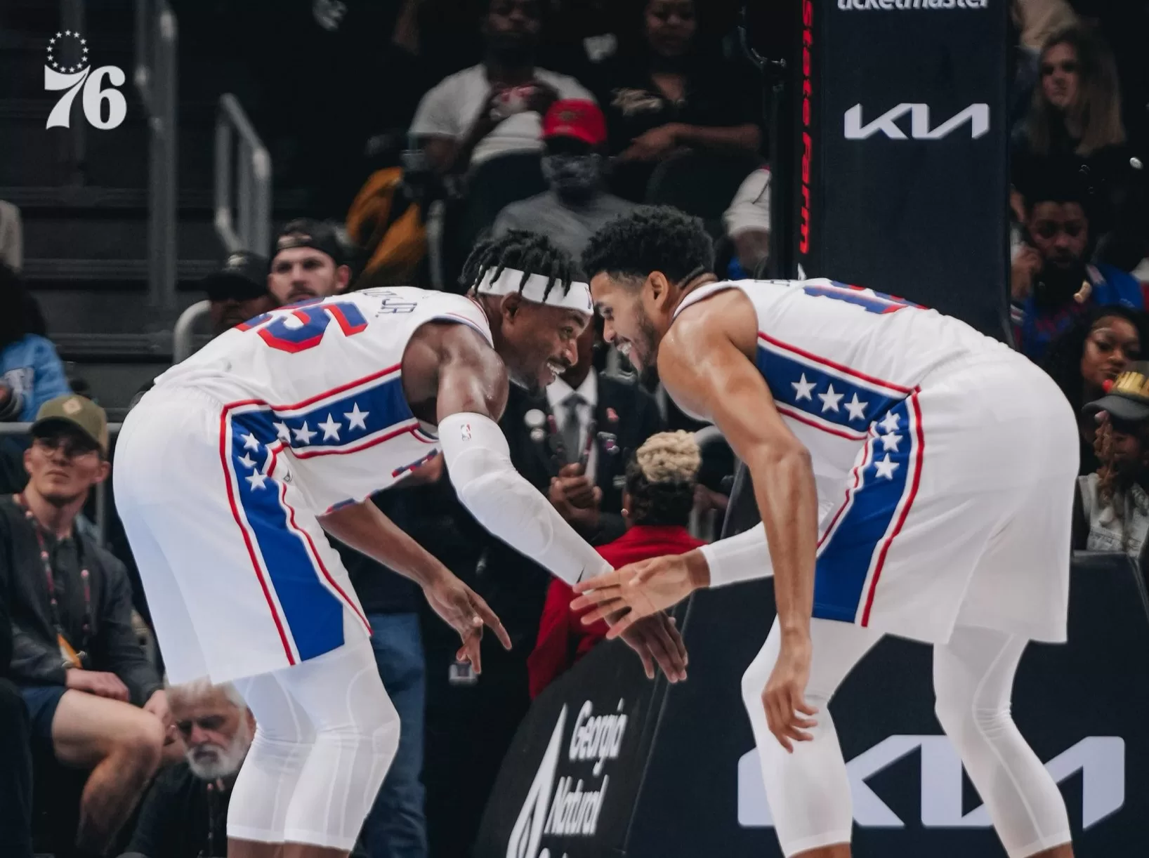 Embiid e Harris brilham e Sixers batem Hawks pelo Torneio ‘In-Season’