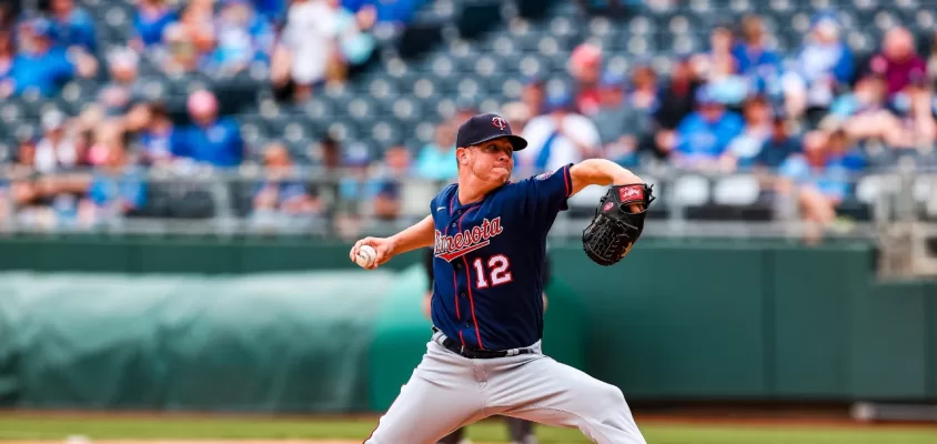 Emilio Pagan enquanto era jogador do Minnesota Twins