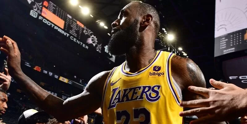 LeBron James - Los Angeles Lakers