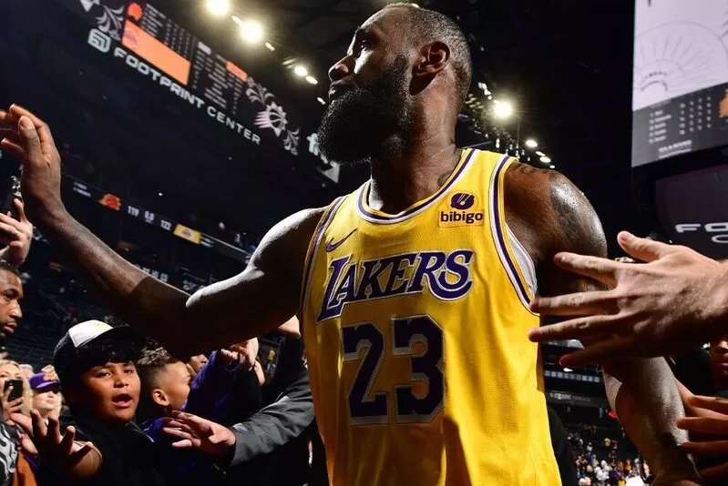 LeBron James - Los Angeles Lakers