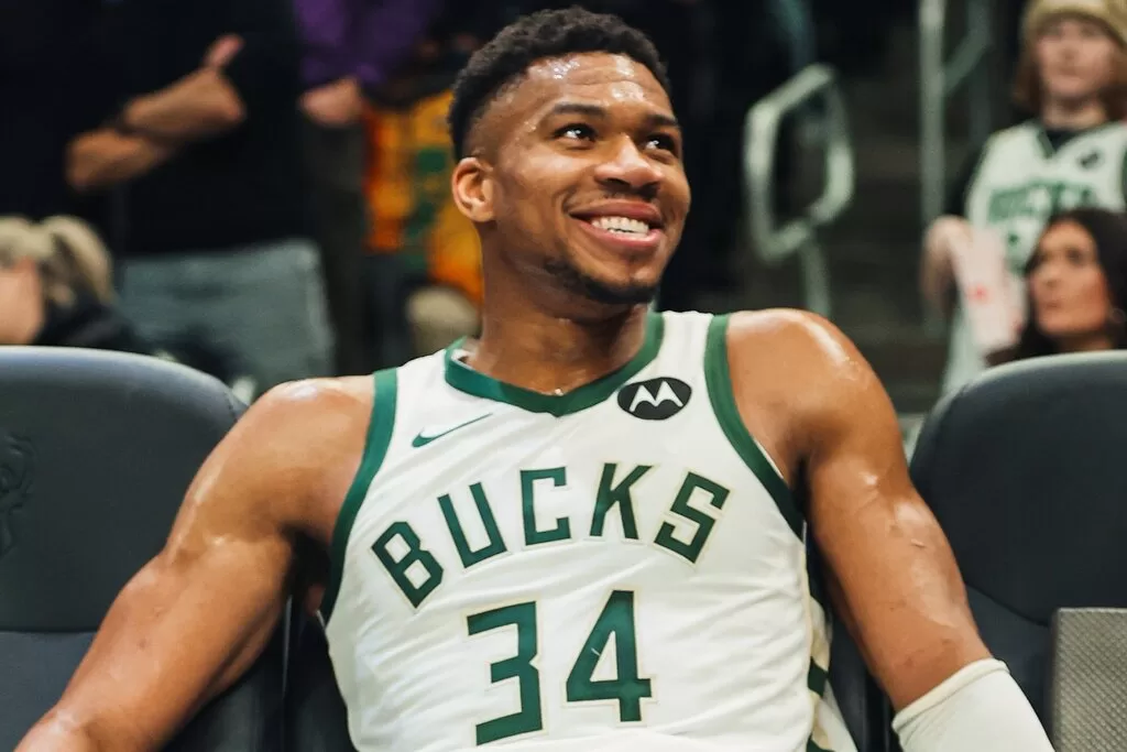 Giannis Antetokounmpo - Milwaukee Bucks