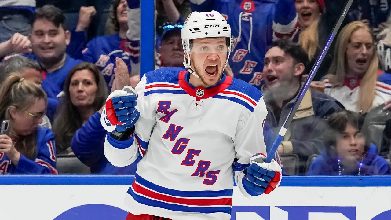 Com hat trick de Artemi Panarin, Rangers vencem Lightning