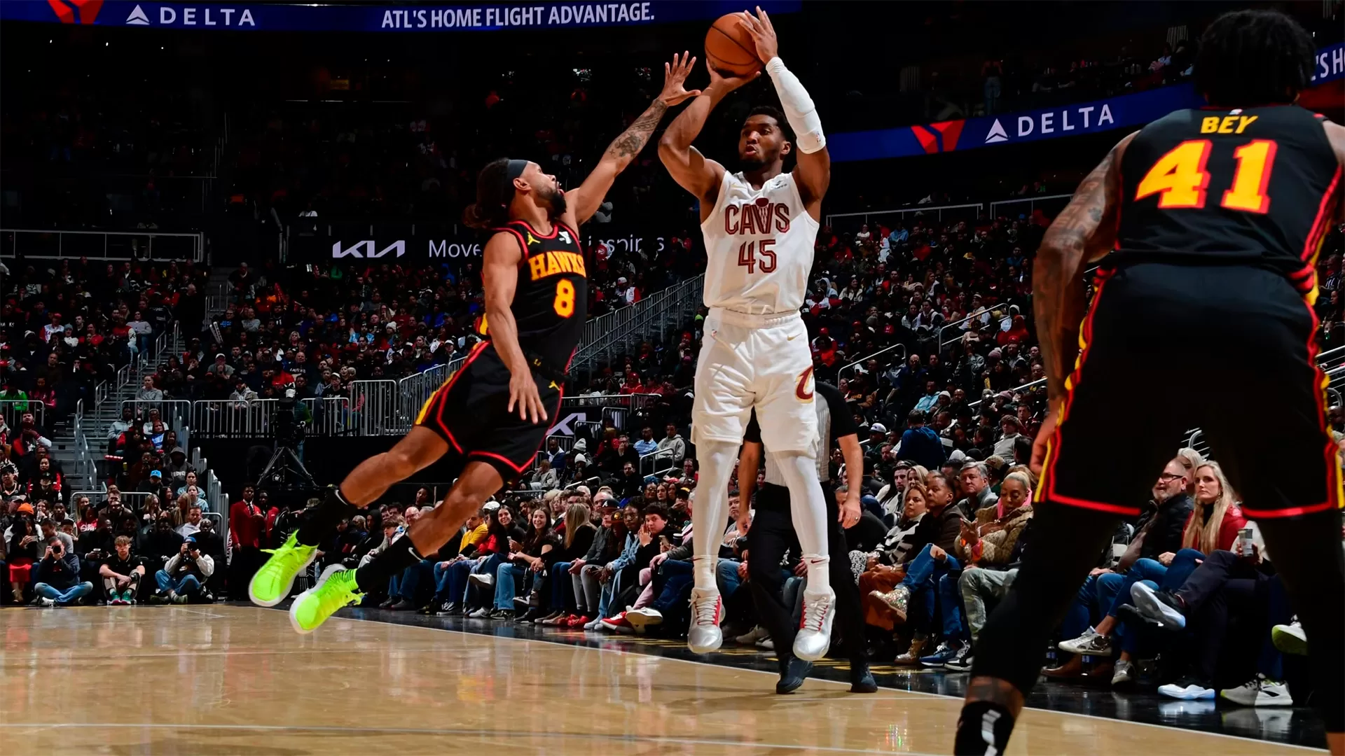 Cavaliers vencem Hawks com ataque equilibrado e conquistam sétima vitória seguida