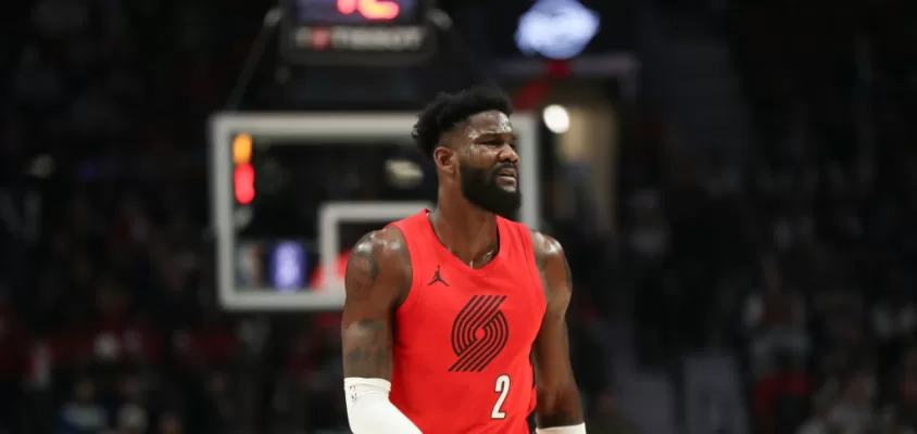 PORTLAND, OREGON - DECEMBER 16: Deandre Ayton #2 of the Portland Trail Blazers plays against the Dallas Mavericks during the first quarter at Moda Center on December 16, 2023 in Portland, Oregon.