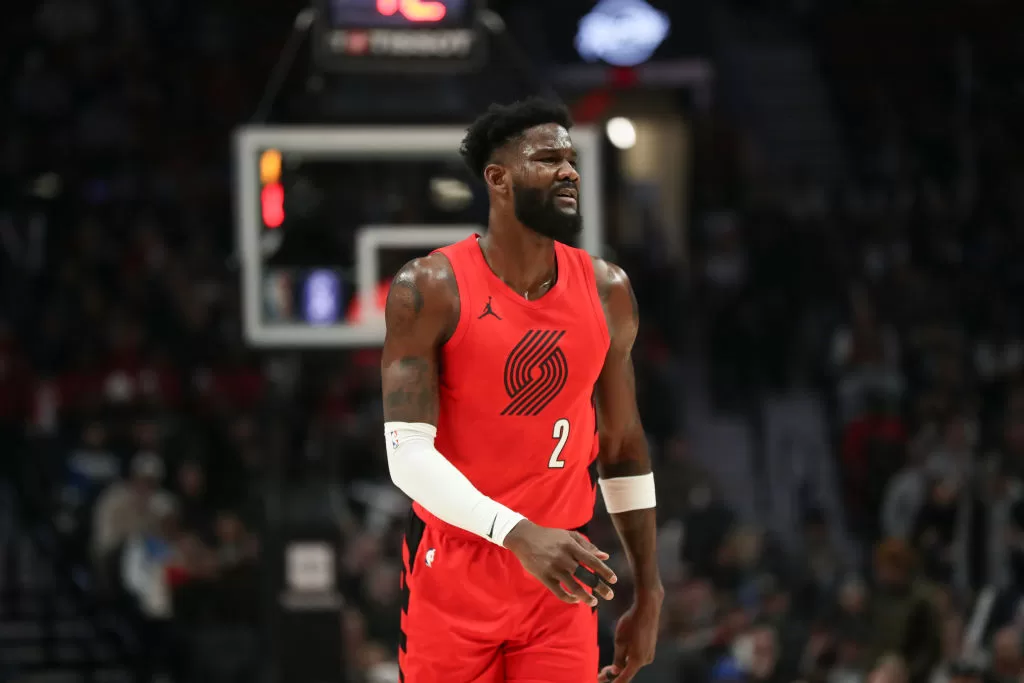 PORTLAND, OREGON - DECEMBER 16: Deandre Ayton #2 of the Portland Trail Blazers plays against the Dallas Mavericks during the first quarter at Moda Center on December 16, 2023 in Portland, Oregon.