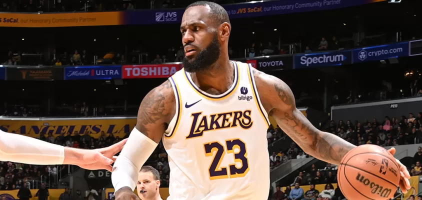 LeBron James - Los Angeles Clippers @ Los Angeles Lakers