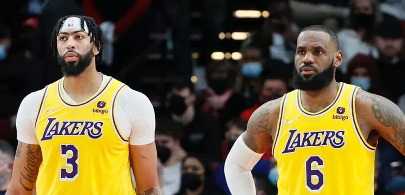 Lakers cortam LeBron e Davis para partida contra os Celtics.