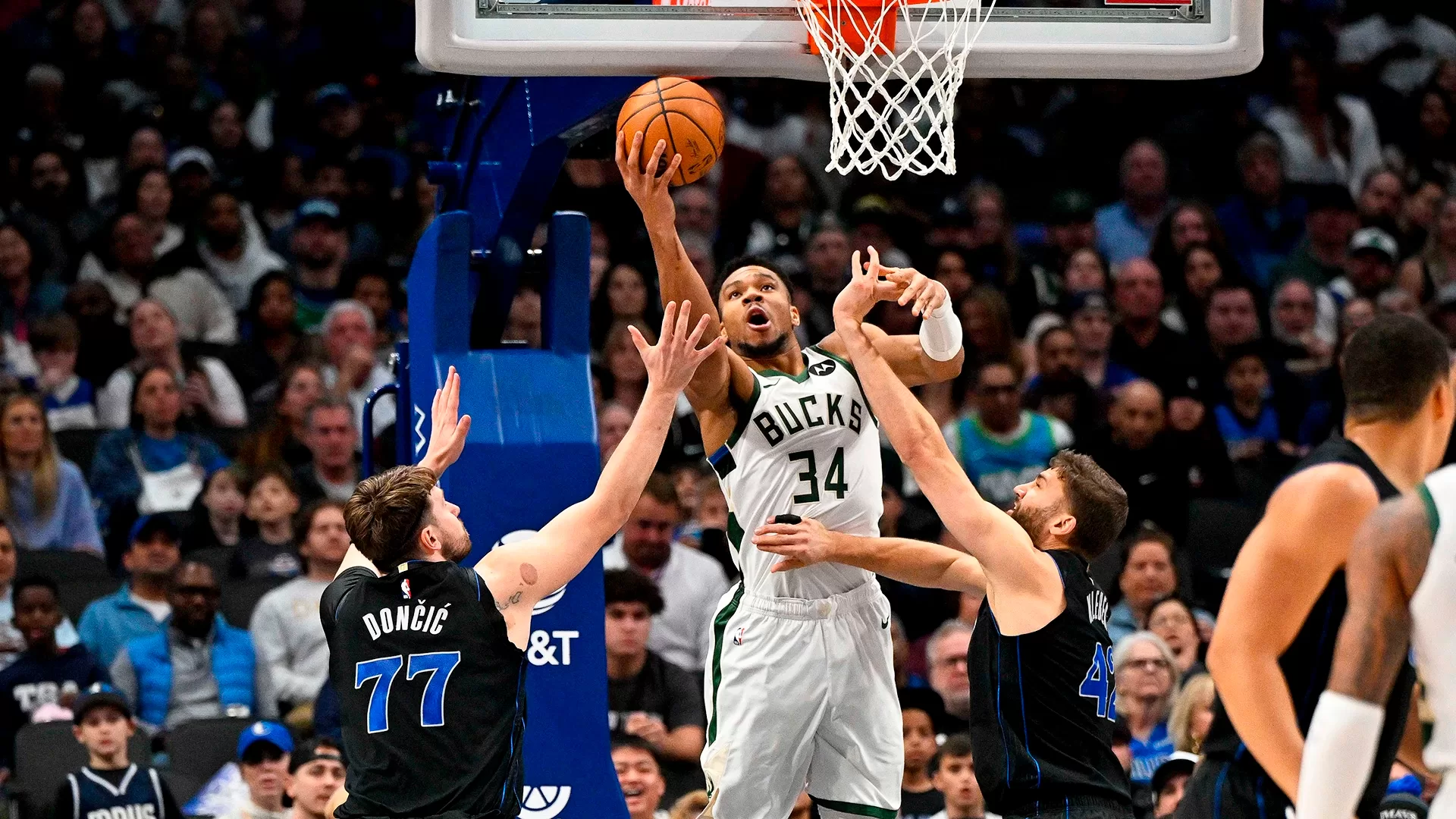 Milwaukee Bucks derrota Dallas Mavericks em jogo marcado pela atuação de All-Stars