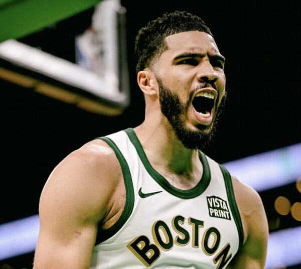 Tatum e Brown comandam vitória dos Celtics contra 76ers