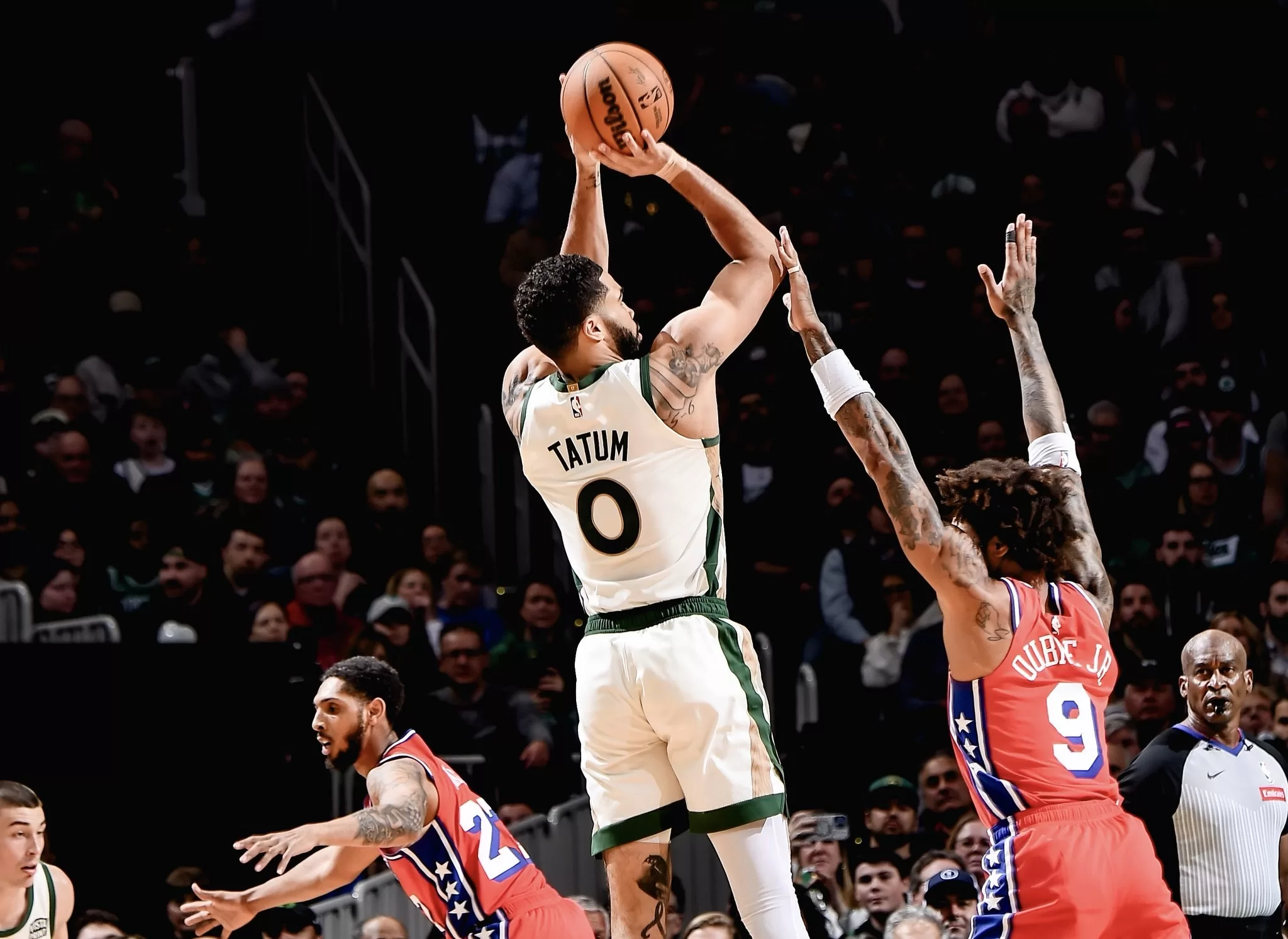 Tatum e Brown comandam vitória dos Celtics contra 76ers