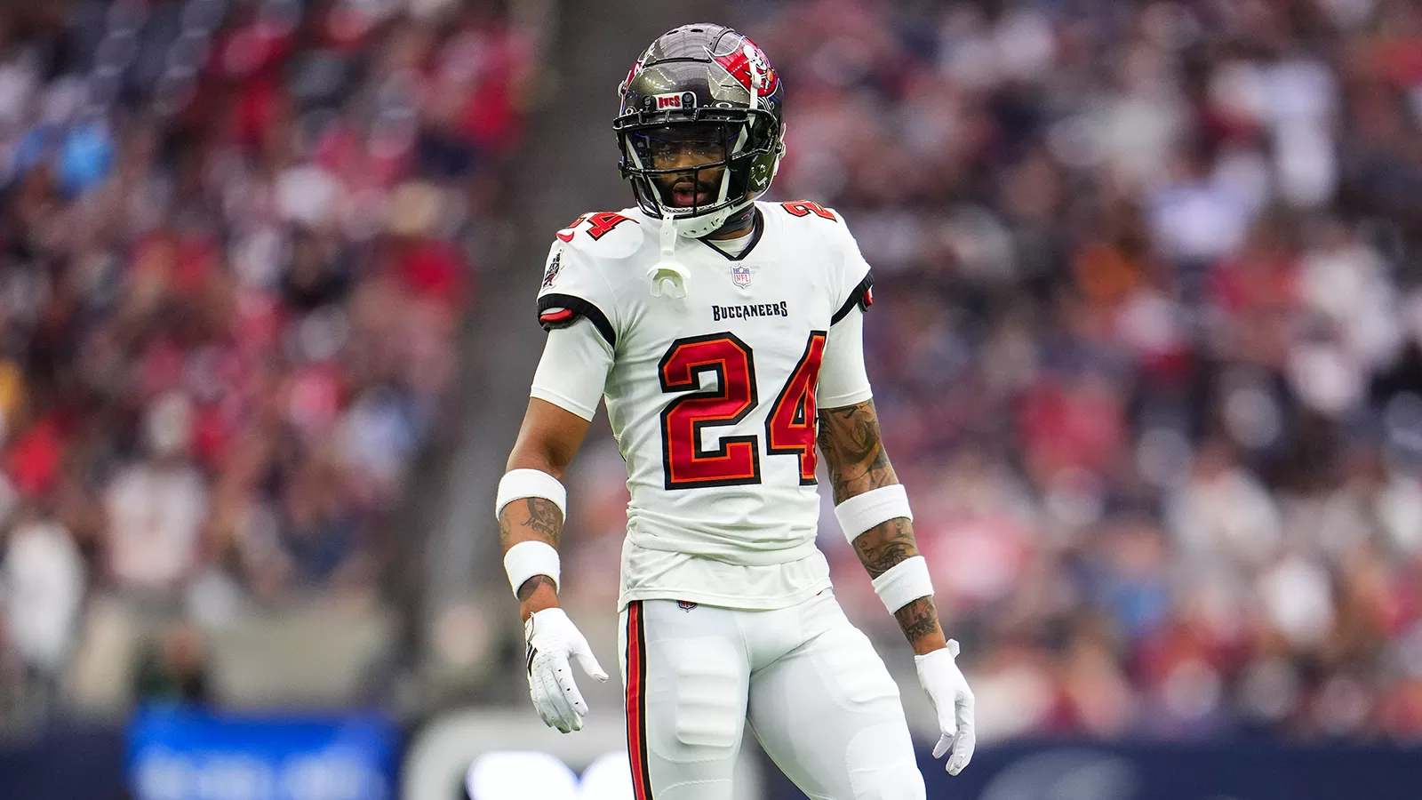 Detroit Lions acquiring CB Carlton Davis from Buccaneers