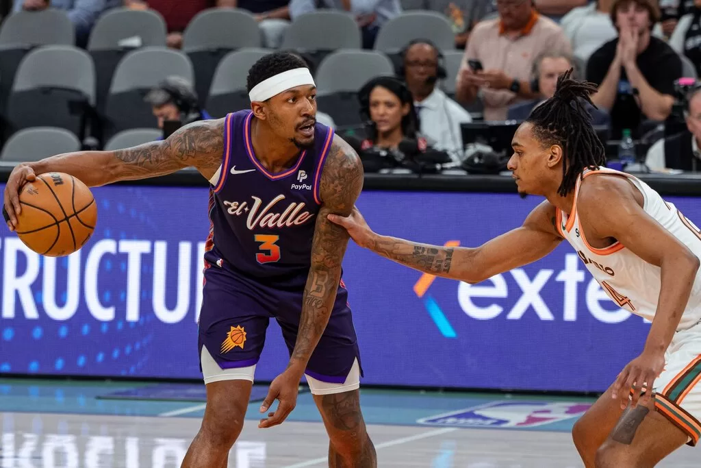 Bradley Beal, Devin Vassell - Phoenix Suns @ San Antonio Spurs