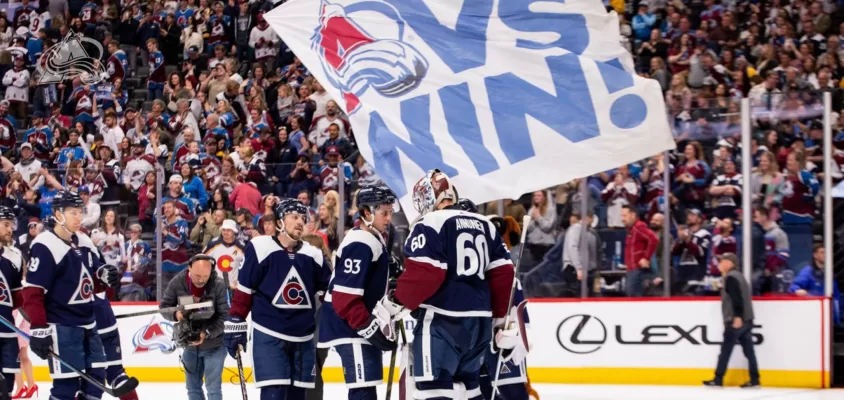 Avalanche vence Predators e garante vaga nos playoffs da NHL