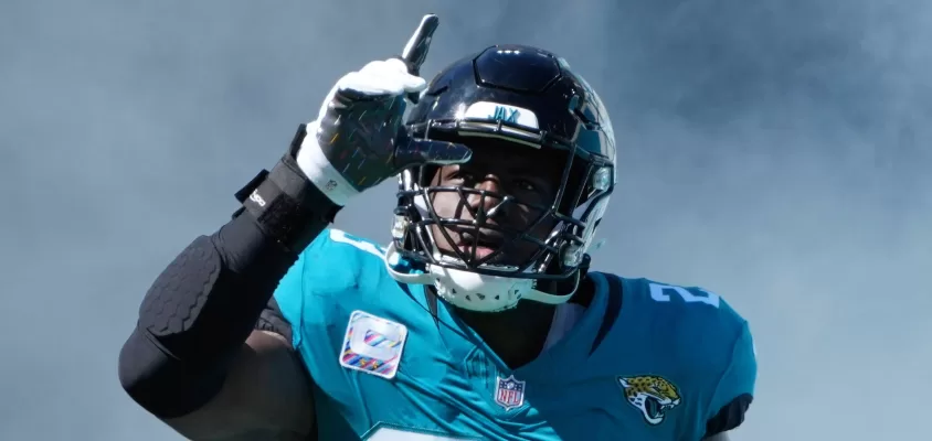 Foyesade Oluokun renova com Jacksonville Jaguars por três anos