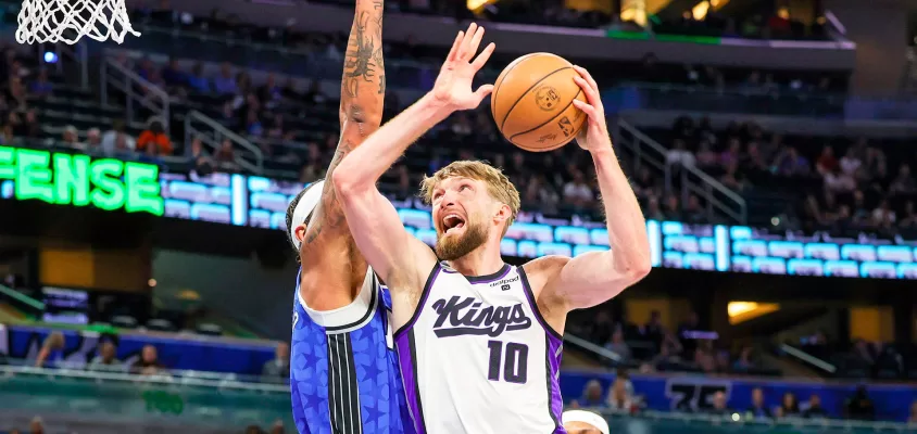 Kings derrotam Magic e continuam na briga por classificação direta aos playoffs