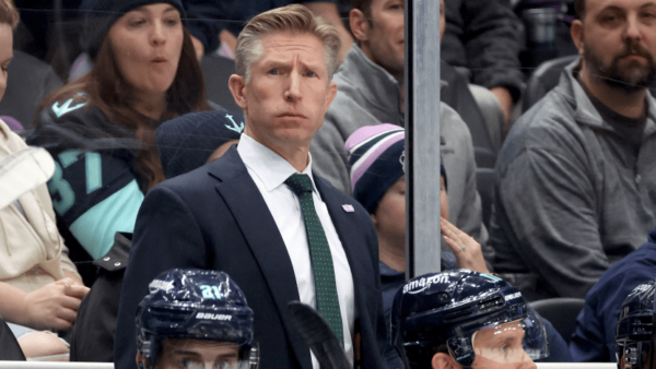 Dave Hakstol é demitido do Seattle Kraken após três temporadas.