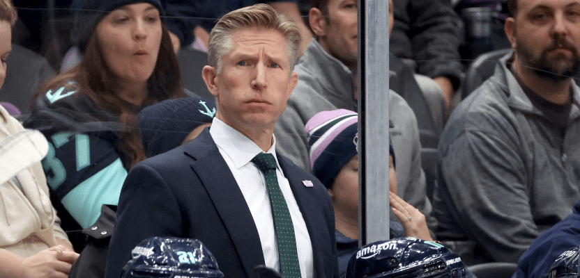 Dave Hakstol é demitido do Seattle Kraken após três temporadas.