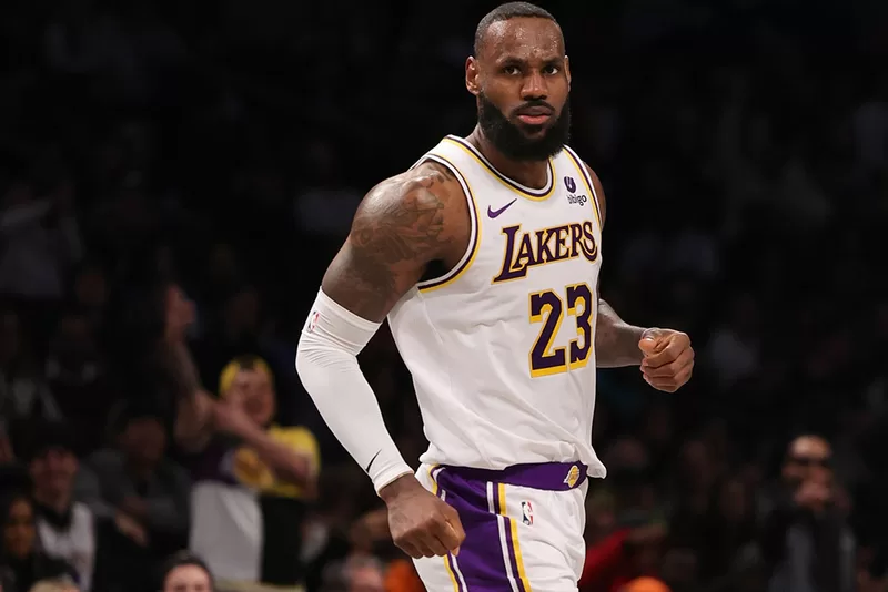 LeBron James - Los Angeles Lakers