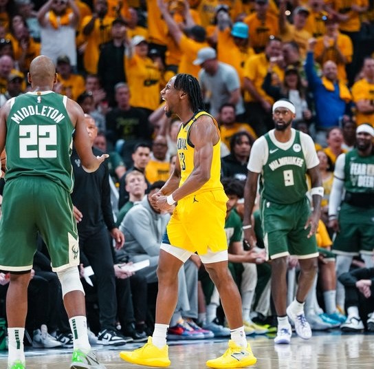 Pacers: Nesmith e Khris Middleton