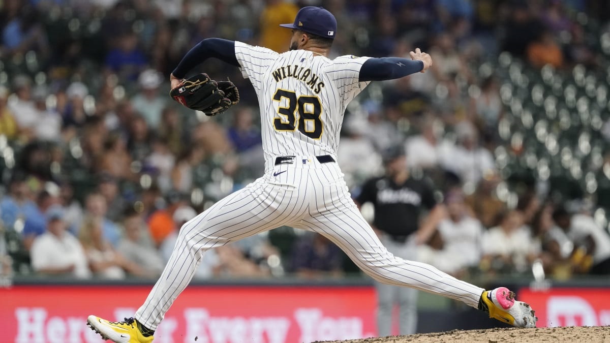 Brewers evitam varrida em série e vencem Marlins em Milwaukee