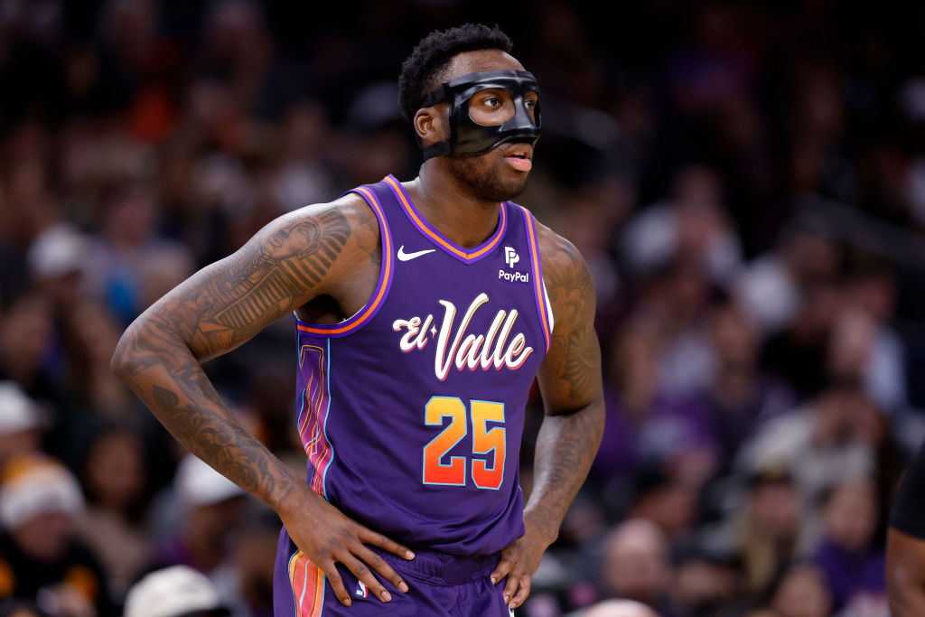 PHOENIX, ARIZONA - DECEMBER 17: Nassir Little #25 of the Phoenix Suns in action during the game against the Washington Wizards at Footprint Center on December 17, 2023 in Phoenix, Arizona. The Suns defeated the Wizards 112-108.