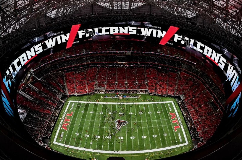 Mercedes-Benz Stadium, casa do Atlanta Falcons, pode sediar Super Bowl de 2028