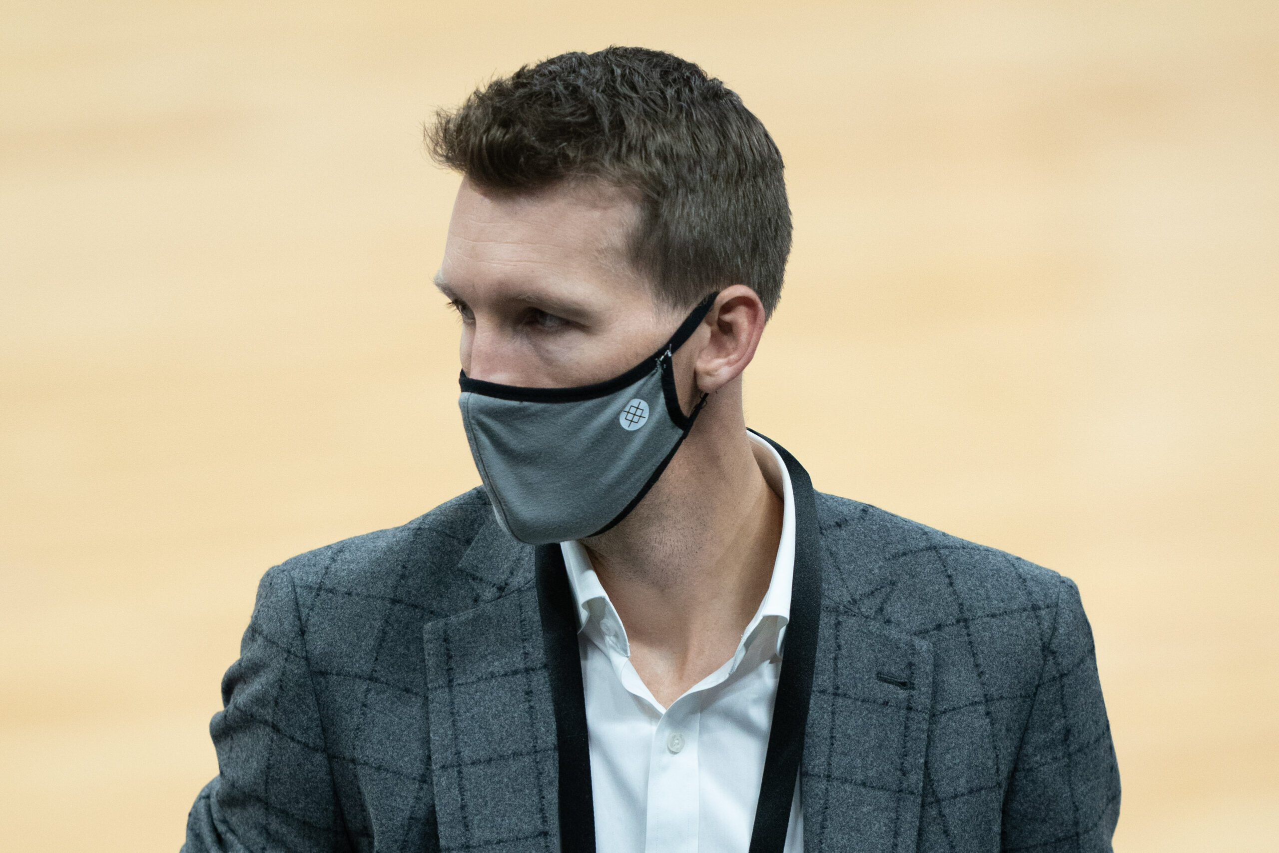 December 15, 2020; Sacramento, California, USA; Golden State Warriors assistant general manager Mike Dunleavy Jr. during the second quarter against the Sacramento Kings at Golden 1 Center.