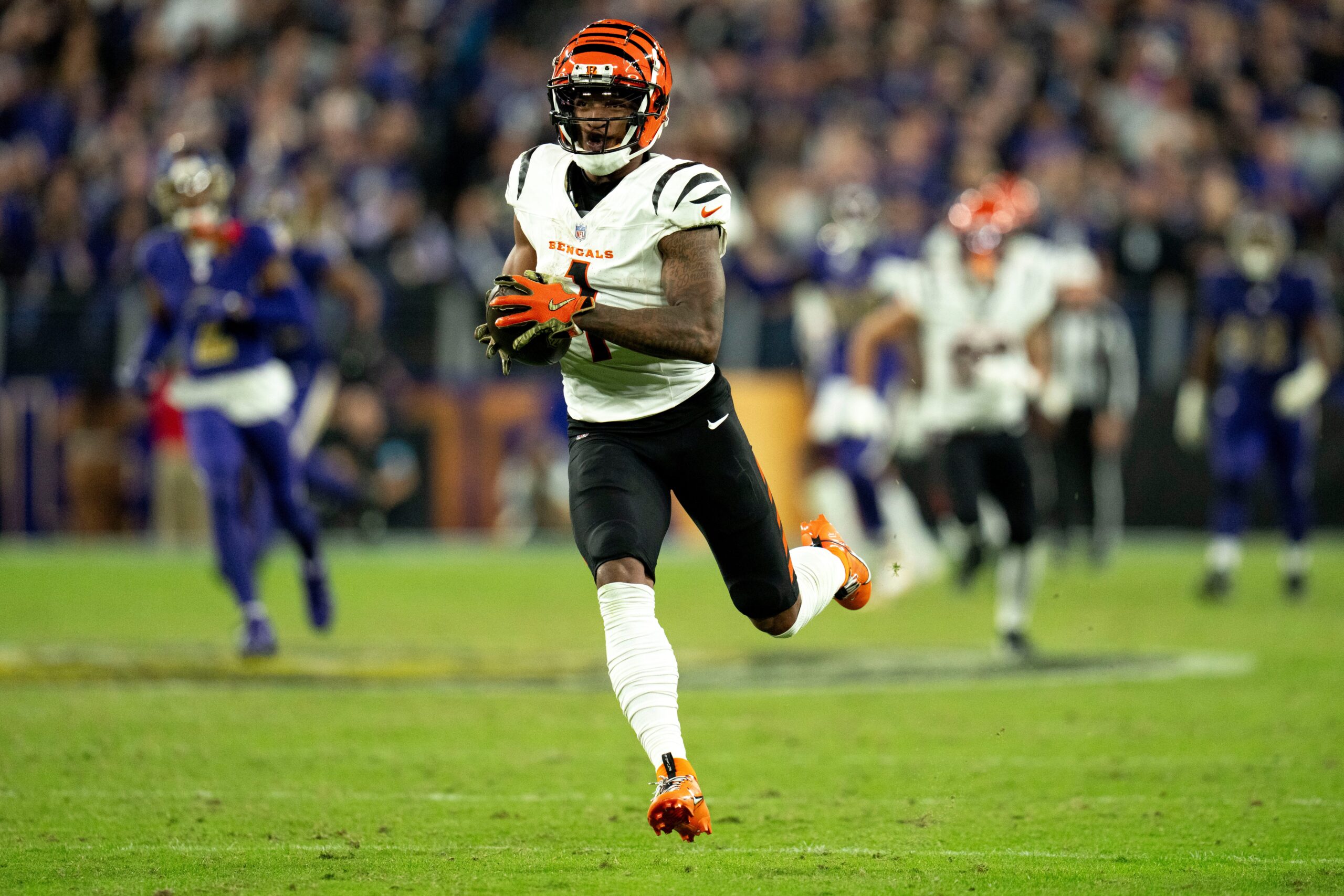 Cincinnati Bengals wide receiver Ja'Marr Chase (1) catches a touchdown pass in the fourth quarter of the NFL game against the Baltimore Ravens at M&T Banks Stadium in Baltimore on Thursday, Nov. 7, 2024.